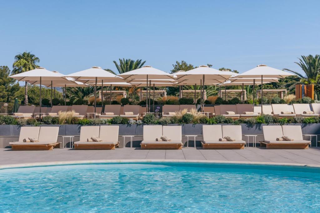 Bazén v ubytování ME Sitges Terramar nebo v jeho okolí