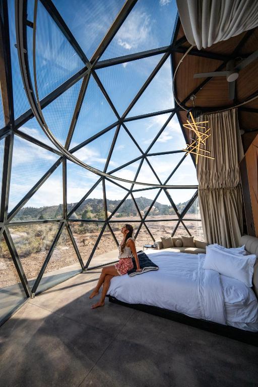 Postel nebo postele na pokoji v ubytování Clear Sky Resorts - Bryce Canyon - Unique Stargazing Domes
