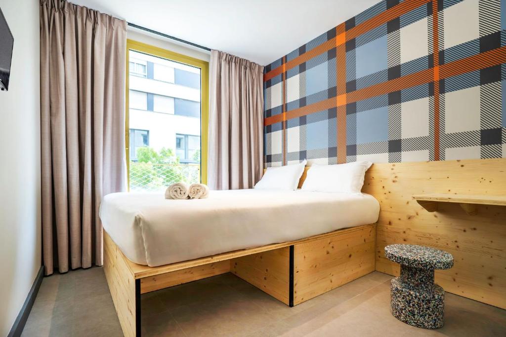 easyHotel Marseille Euromed - Resim 1