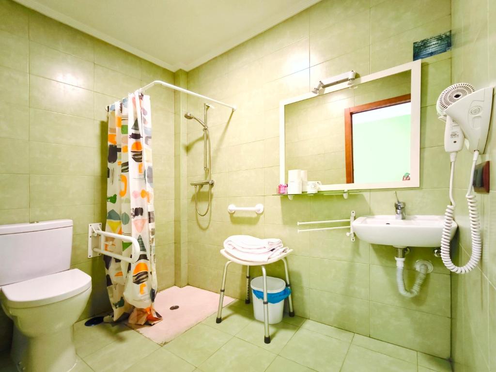 Un baño de Hospedaje La Judería