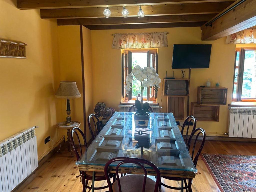 Μια τηλεόραση ή/και κέντρο ψυχαγωγίας στο Casa Rural El Salvijo