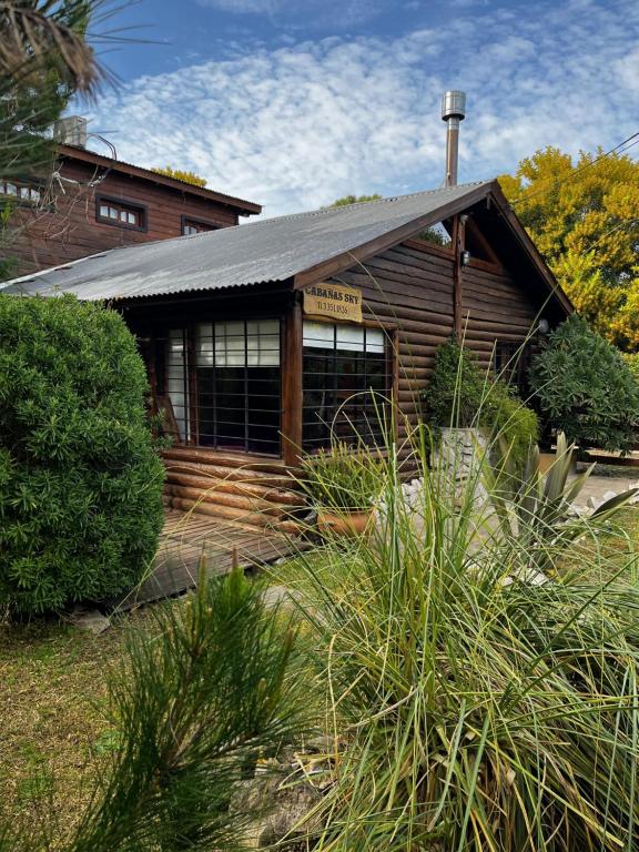 Το κτήριο όπου στεγάζεται  η παραθεριστική κατοικία