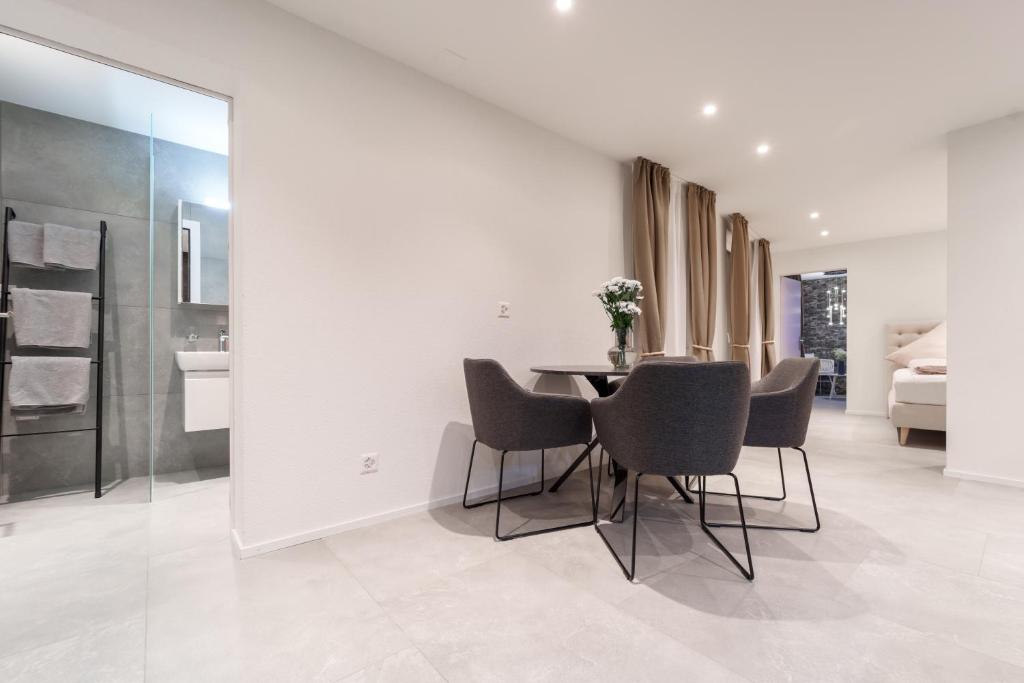 Privat-SPA mit Whirlpool und Sauna für 5 Personen! - Resim 32