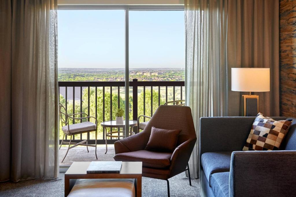 JW Marriott San Antonio Hill Country Resort & Spa - Habitación De Invitados, 1 Cama King, Habitación De Lujo Con Vista Y Patio De Cable O Balcón Completo
