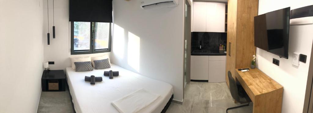 Port Deluxe Studio