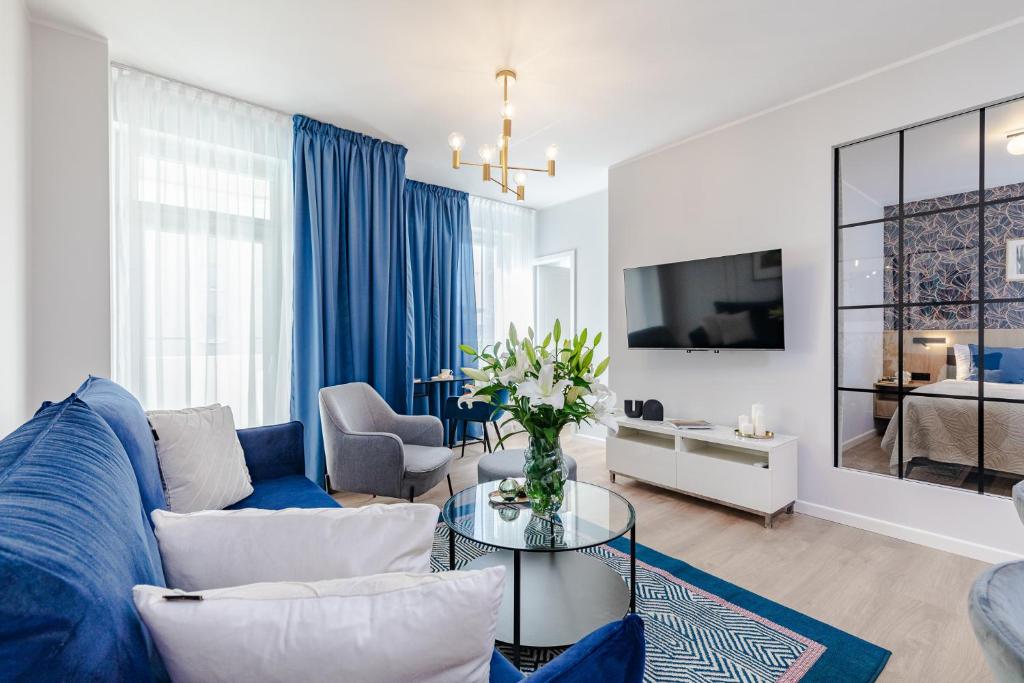 VIDOC APARTMENTS - Two-Bedroom Deluxe Apartment With Balcony