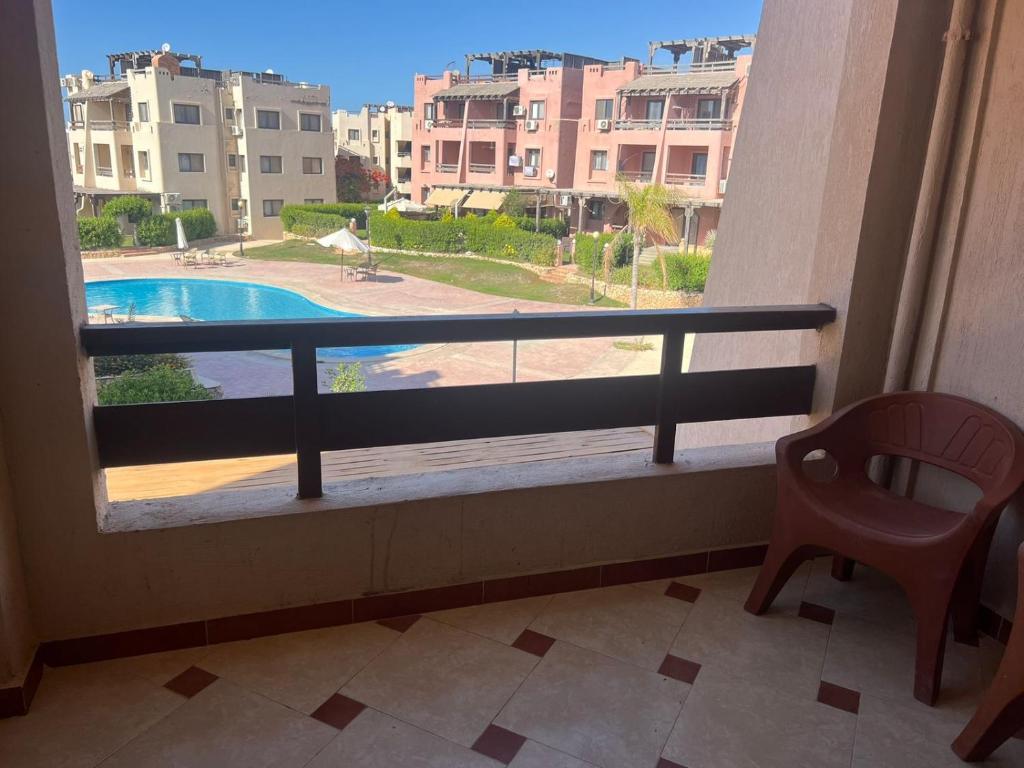 Πισίνα στο ή κοντά στο شاليه بقرية نيس4