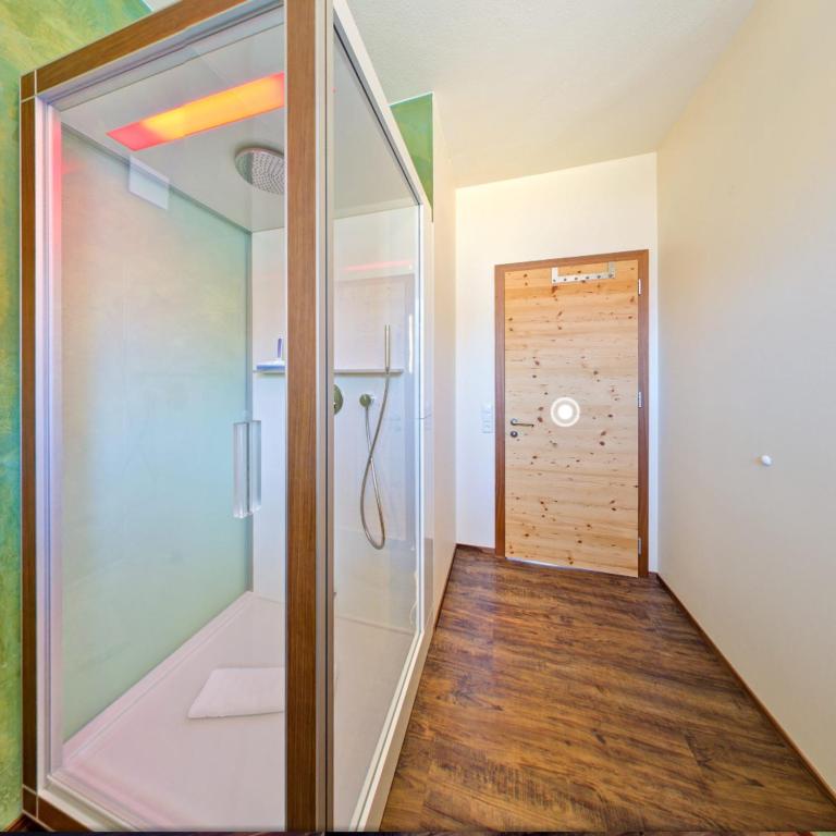 A bathroom at Appartementhaus Wetterloch