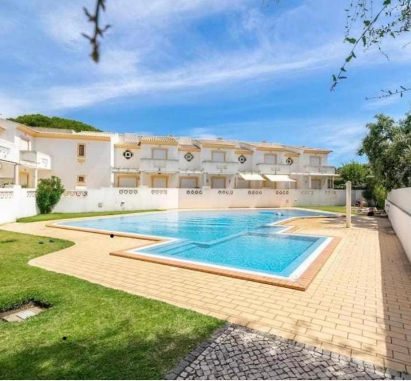 Bazén v ubytování Casa Vila Sul AE nebo v jeho okolí