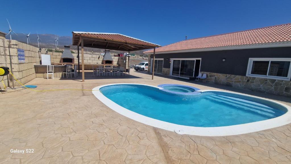 Πισίνα στο ή κοντά στο Chalet Marpacos