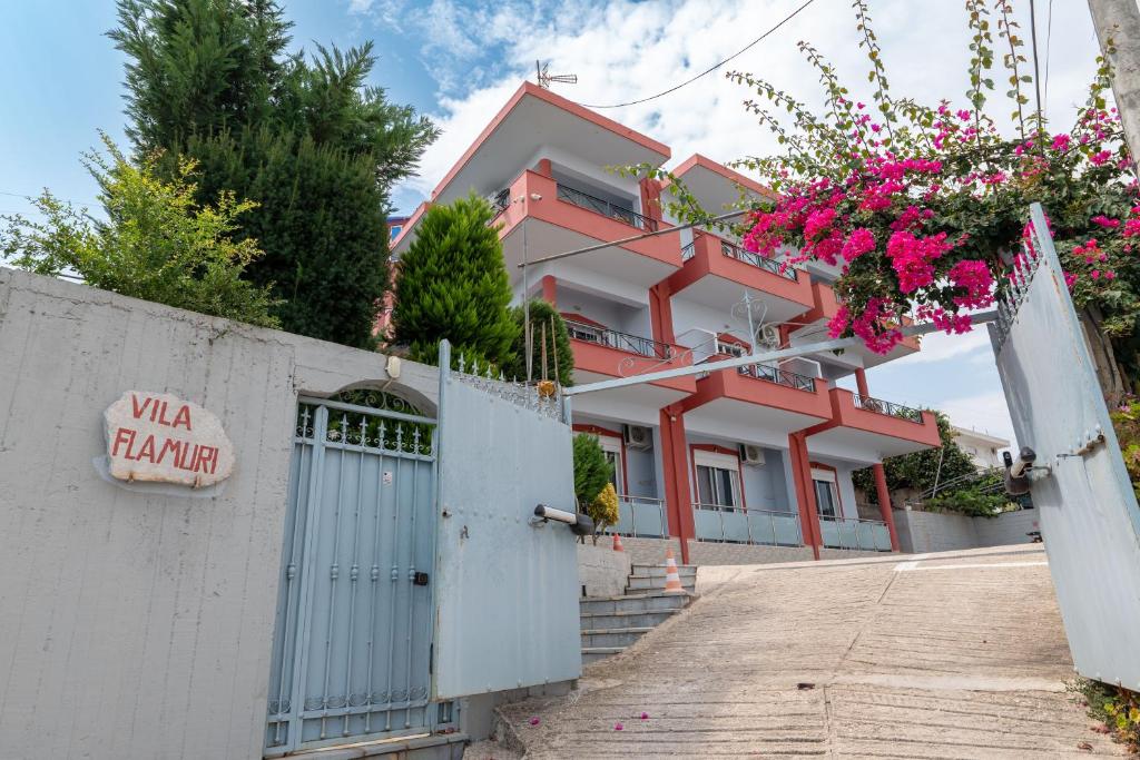 Vila Flamuri - Housity