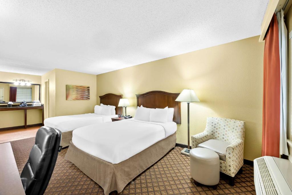 Best Western Coach House photo