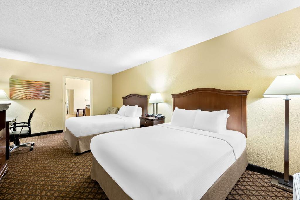 Best Western Coach House photo