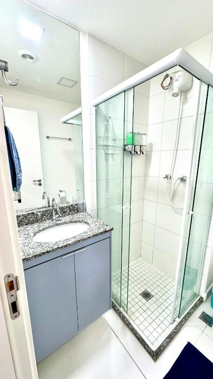Um banheiro em Encantador Apartamento Em Frente Ao Metrô Brás ! - Rua Coronel Mursa, 56 - Bras