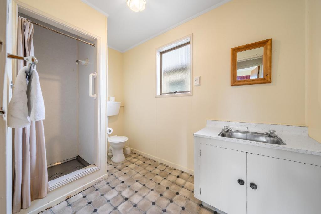 
One-Bedroom Apartment with 3 Single Beds
