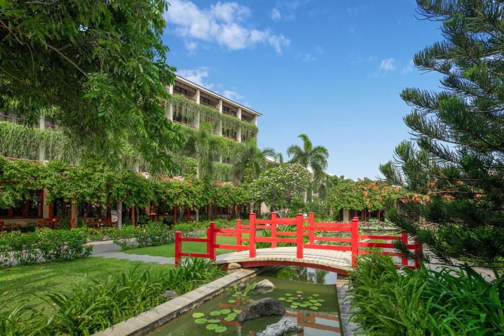 Zahrada ubytování Silk Sense Hoi An River Resort - A Sustainable Destination