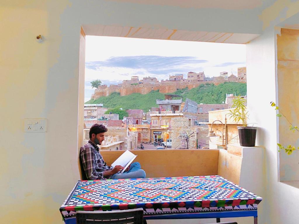 Balkon atau teras di Hotel Shahiraj Jaisalmer