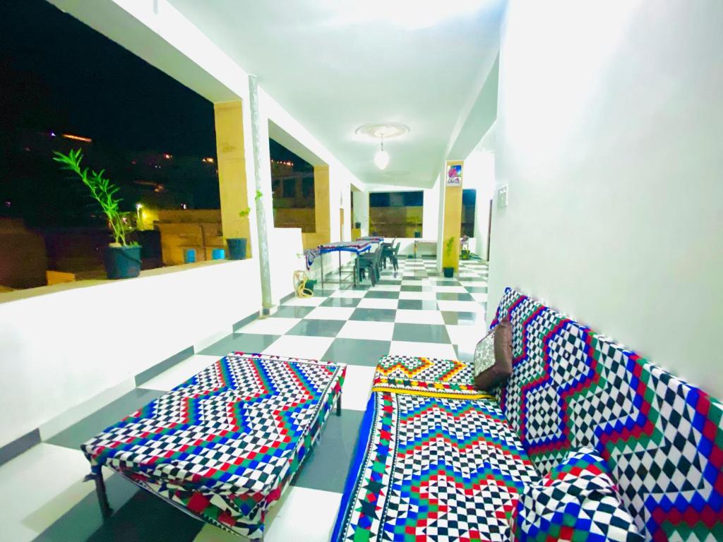 Area tempat duduk di Hotel Shahiraj Jaisalmer