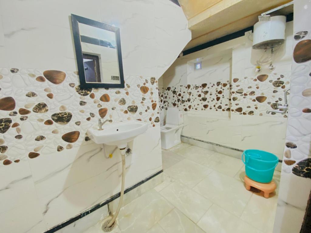 Kamar mandi di Hotel Shahiraj Jaisalmer