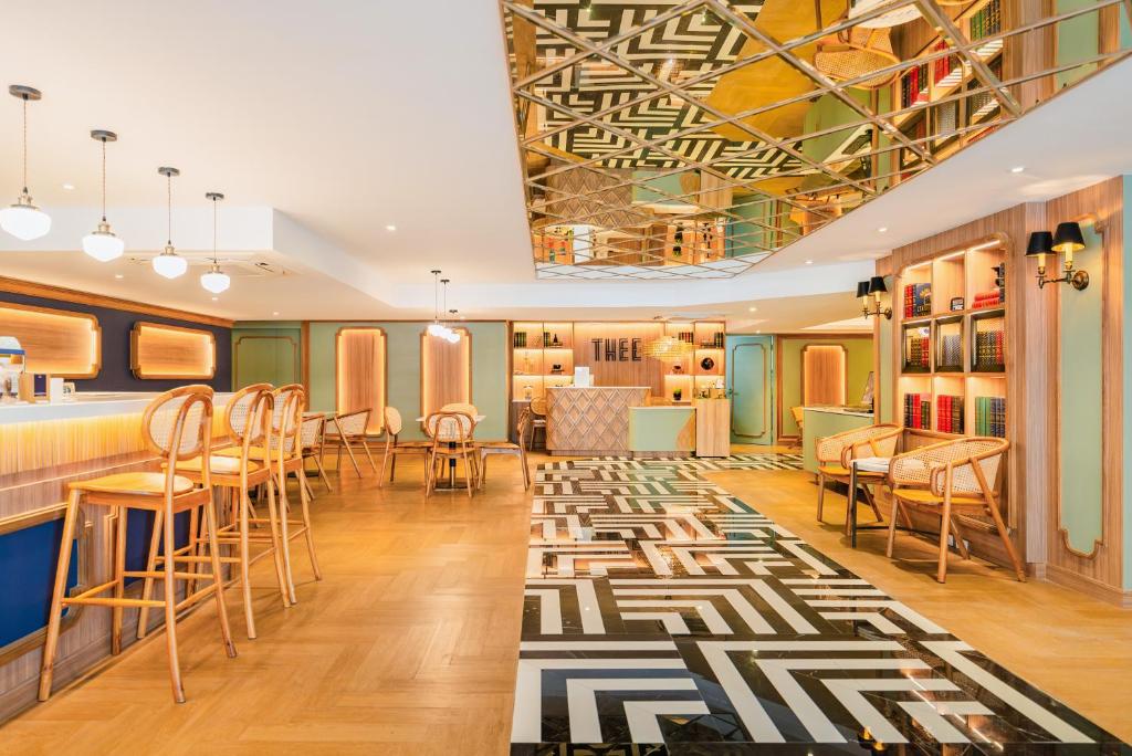 THEE Bangkok by TH District \ - Resim 1