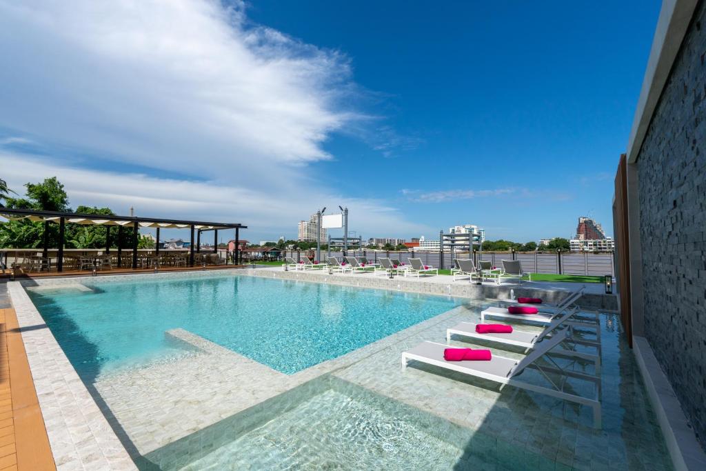 GLOW Bangkok Riverside - Resim 6