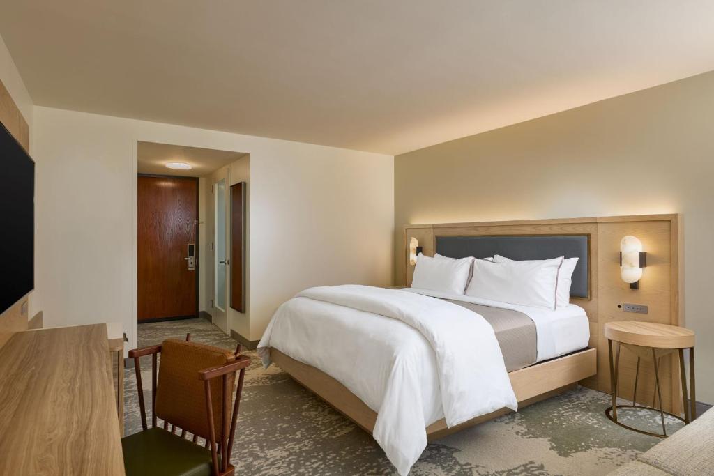 The Westin Los Angeles Airport - Traditional, Guest Room, 1 King