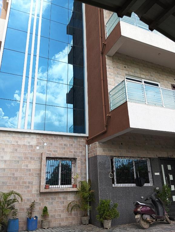Edifici on està situat l'hostal o pensió