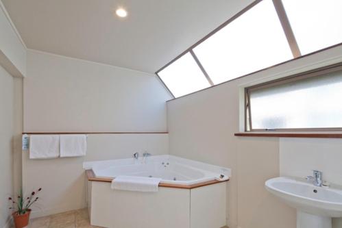 Lake Point Motel - Resim 25