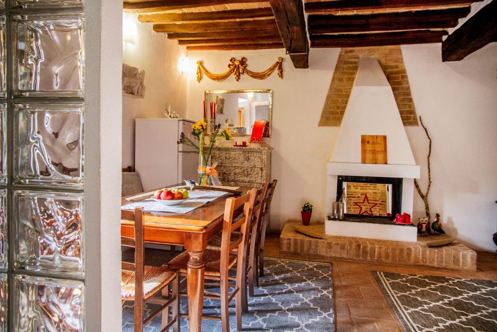 Fotografie z fotogalerie ubytování Romantic & Charming appartamento in centro storico Cuore di Toscana v destinaci Monterotondo