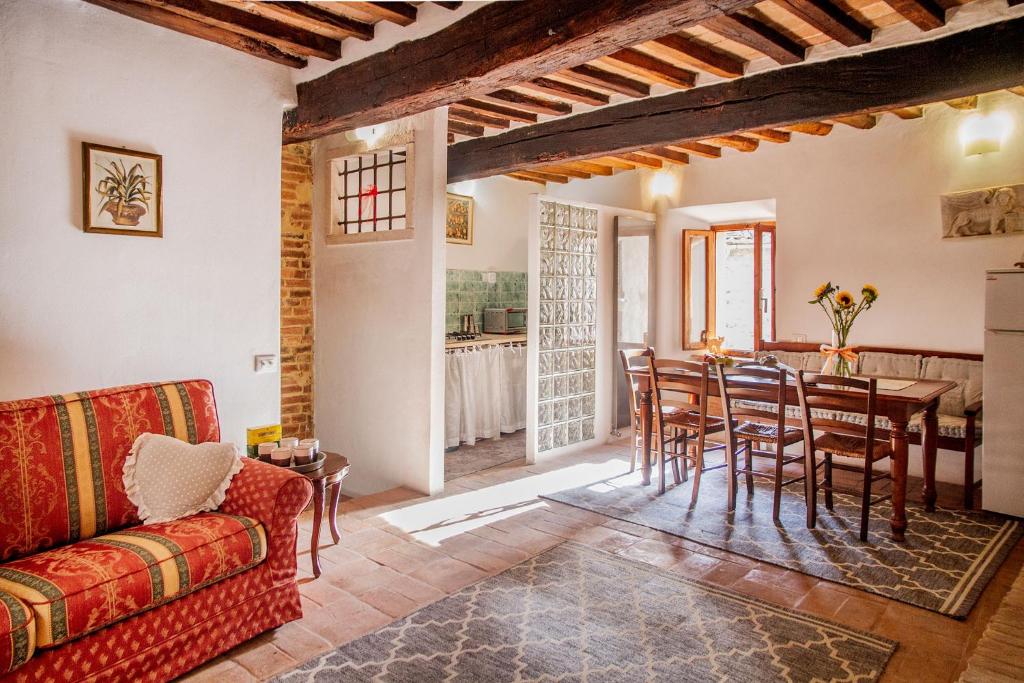 Posezení v ubytování Romantic & Charming appartamento in centro storico Cuore di Toscana