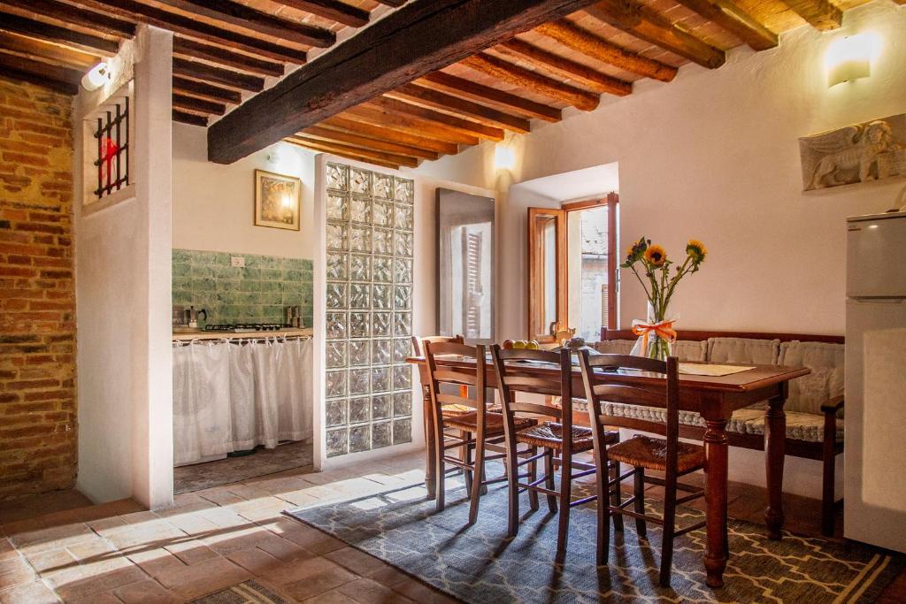 Fotografie z fotogalerie ubytování Romantic & Charming appartamento in centro storico Cuore di Toscana v destinaci Monterotondo
