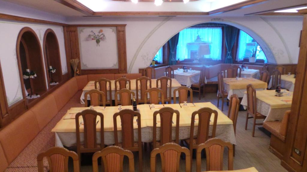 Restaurace v ubytování Hotel Pordoi - Fam Furgler