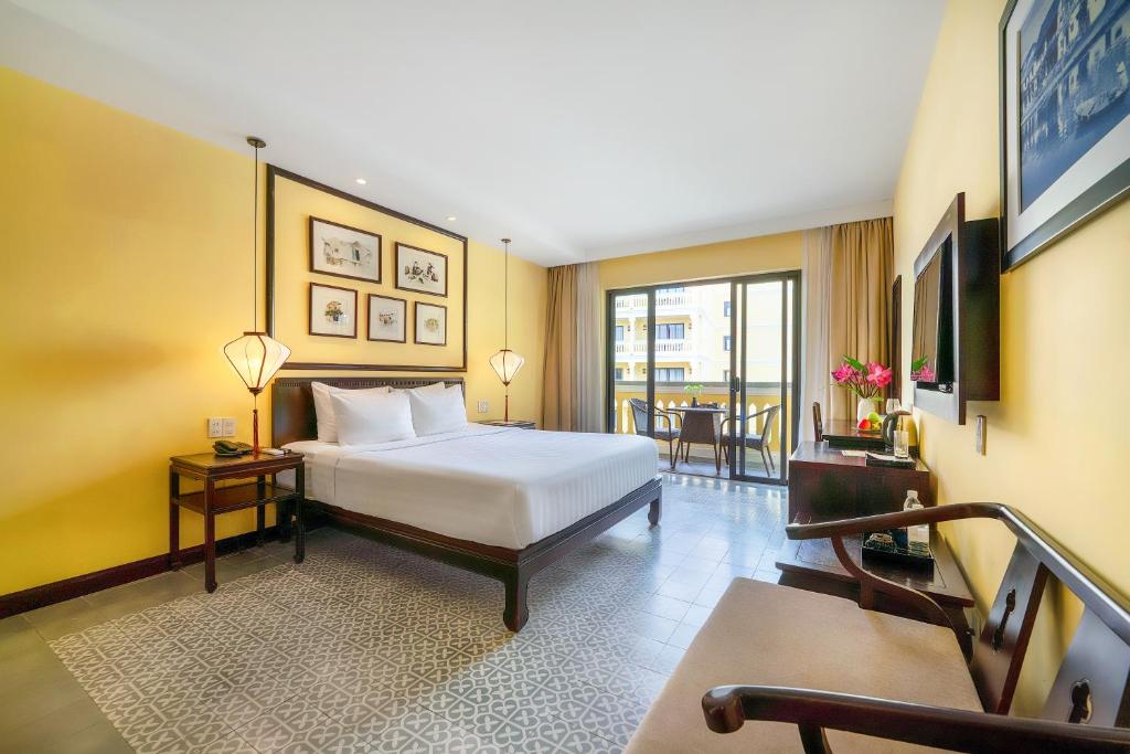 Hoi An Central Boutique Hotel & Spa (Little Hoi An Central Boutique Hotel & Spa) - Deluxe Room With Large Balcony