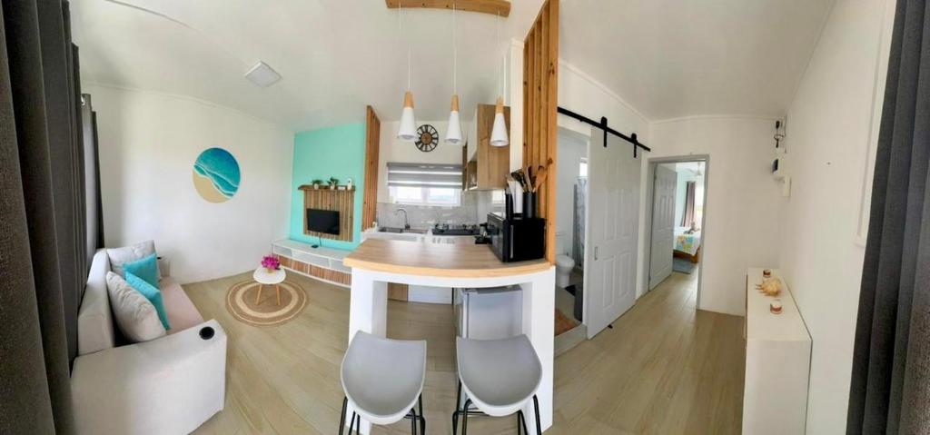 Kuchyň nebo kuchyňský kout v ubytování Appartement T2 La Colombe vue mer et montagne