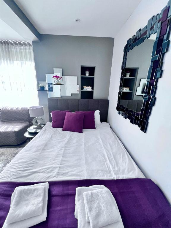 Hyde Park Studio Flats - Studio Apartment