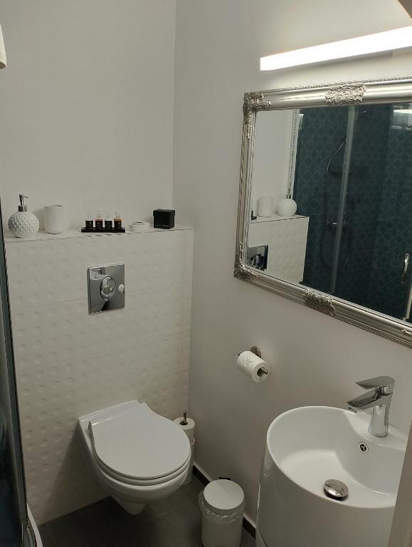 Koupelna v ubytování Váralja Home
