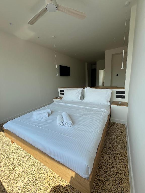 Athens Tower - Deluxe Double Room