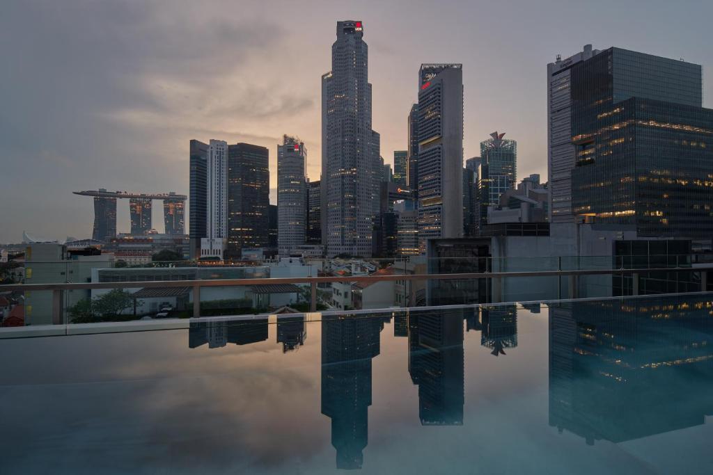 Nespecifikovaný výhled na destinaci Singapur nebo výhled na město při pohledu z hotelu