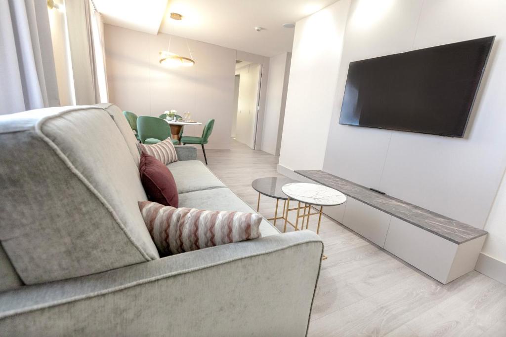 TV a/nebo společenská místnost v ubytování Hotel Alfonso VIII