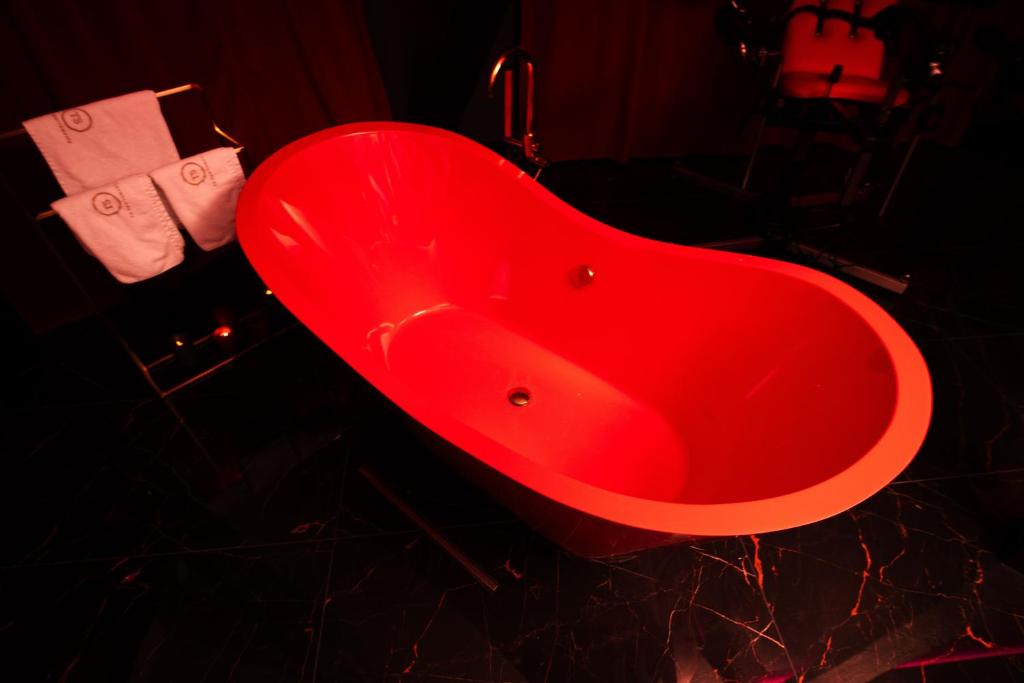 Jinsiy jihatdan qin turlari Ular ogiz boshligiga qattiq kiradi