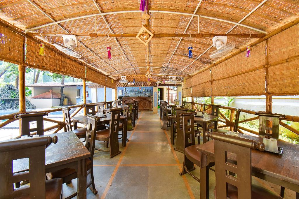 Restaurace v ubytování FabHotel Kris Resort - Nr Calangute Beach