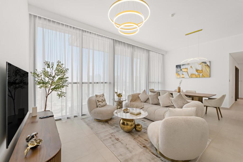 3BR plus maid's room with Burj Khalifa views, Dubai (updated prices 2026)