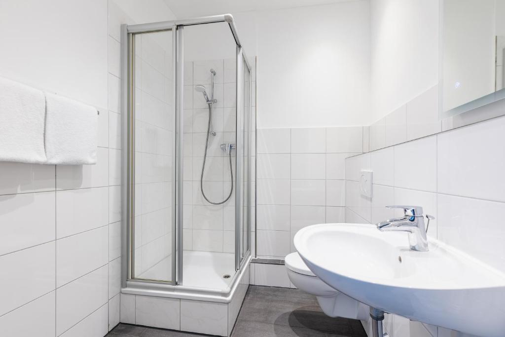 SMARTY Airport Cologne Hotel - KONTAKTLOSER SELF CHECK-IN - Resim 30