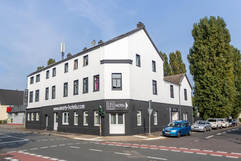 SMARTY Airport Cologne Hotel - KONTAKTLOSER SELF CHECK-IN - Resim 9