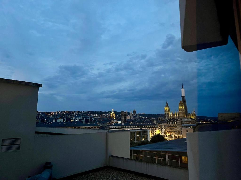 Photo de la galerie de l'établissement Cathédrale de Rouen à vos Pieds - 348, à Rouen
