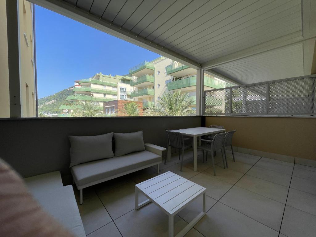 A balcony or terrace at Gli Scogli Luxury Residence Hotel