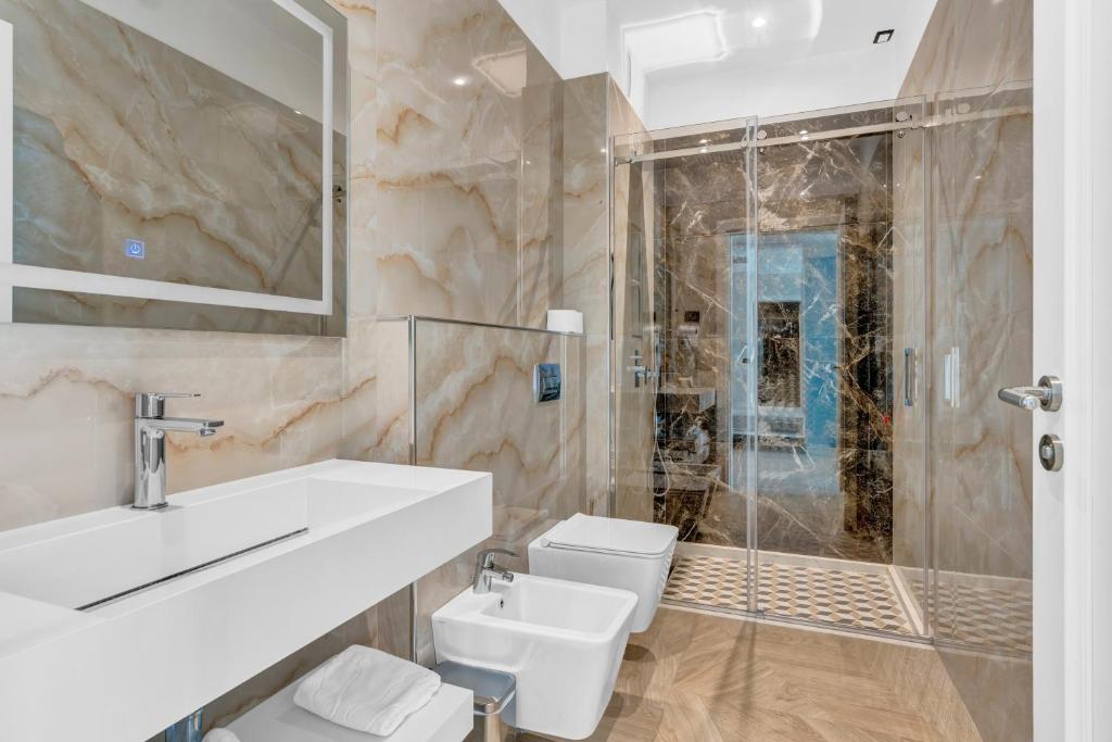 Koupelna v ubytování Hotel Plaza Berat