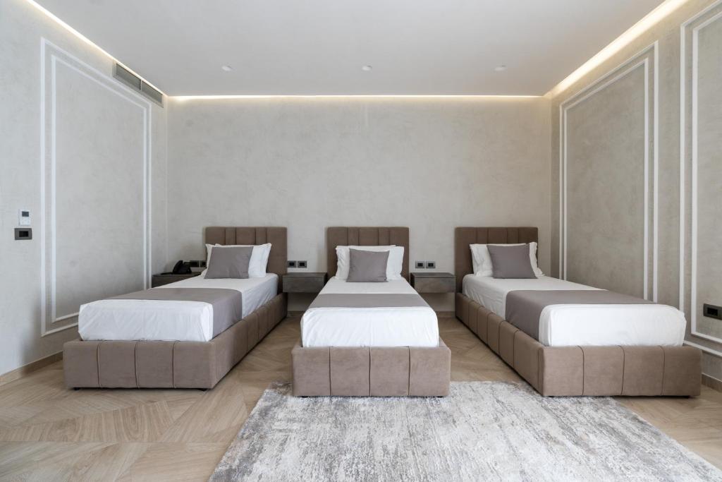 Hotel Plaza Berat - Deluxe Triple Room