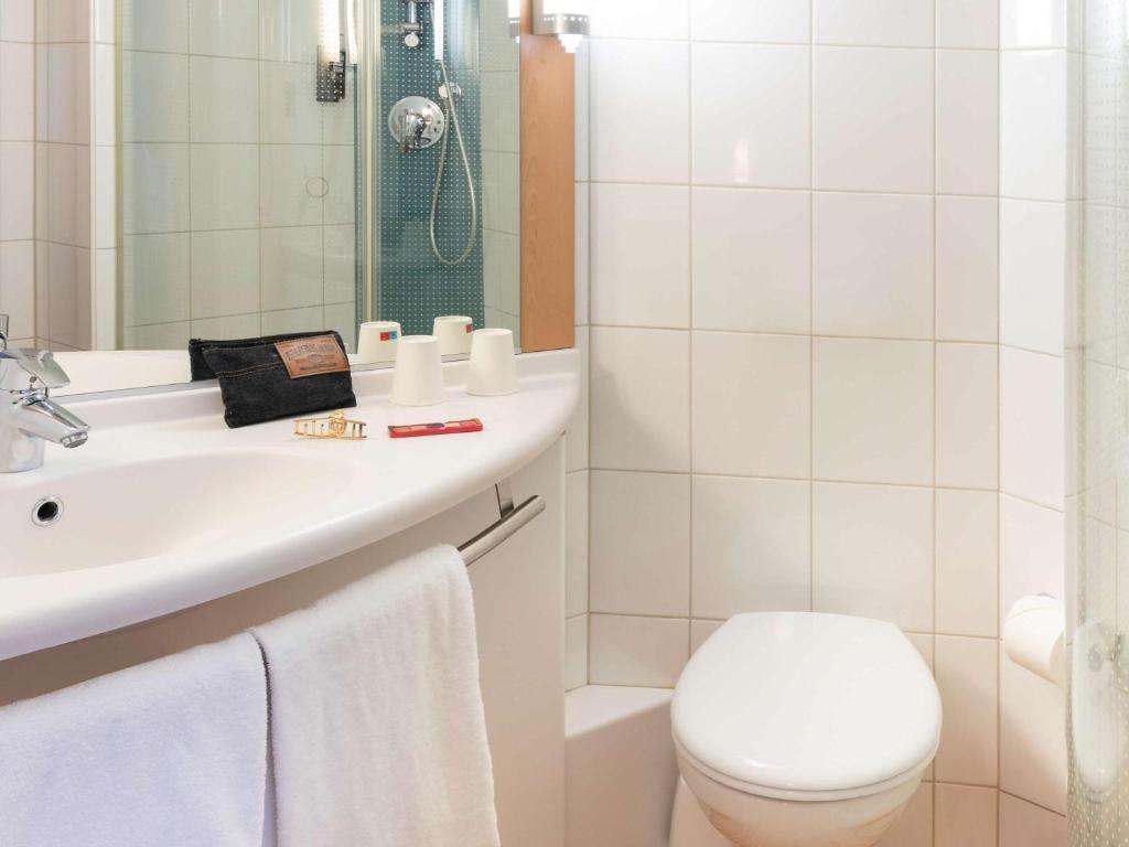 Vannituba majutusasutuses ibis Basel Bahnhof