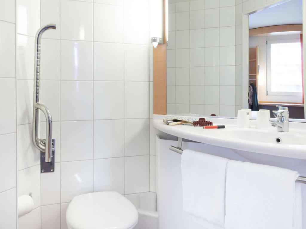 Vannituba majutusasutuses ibis Basel Bahnhof